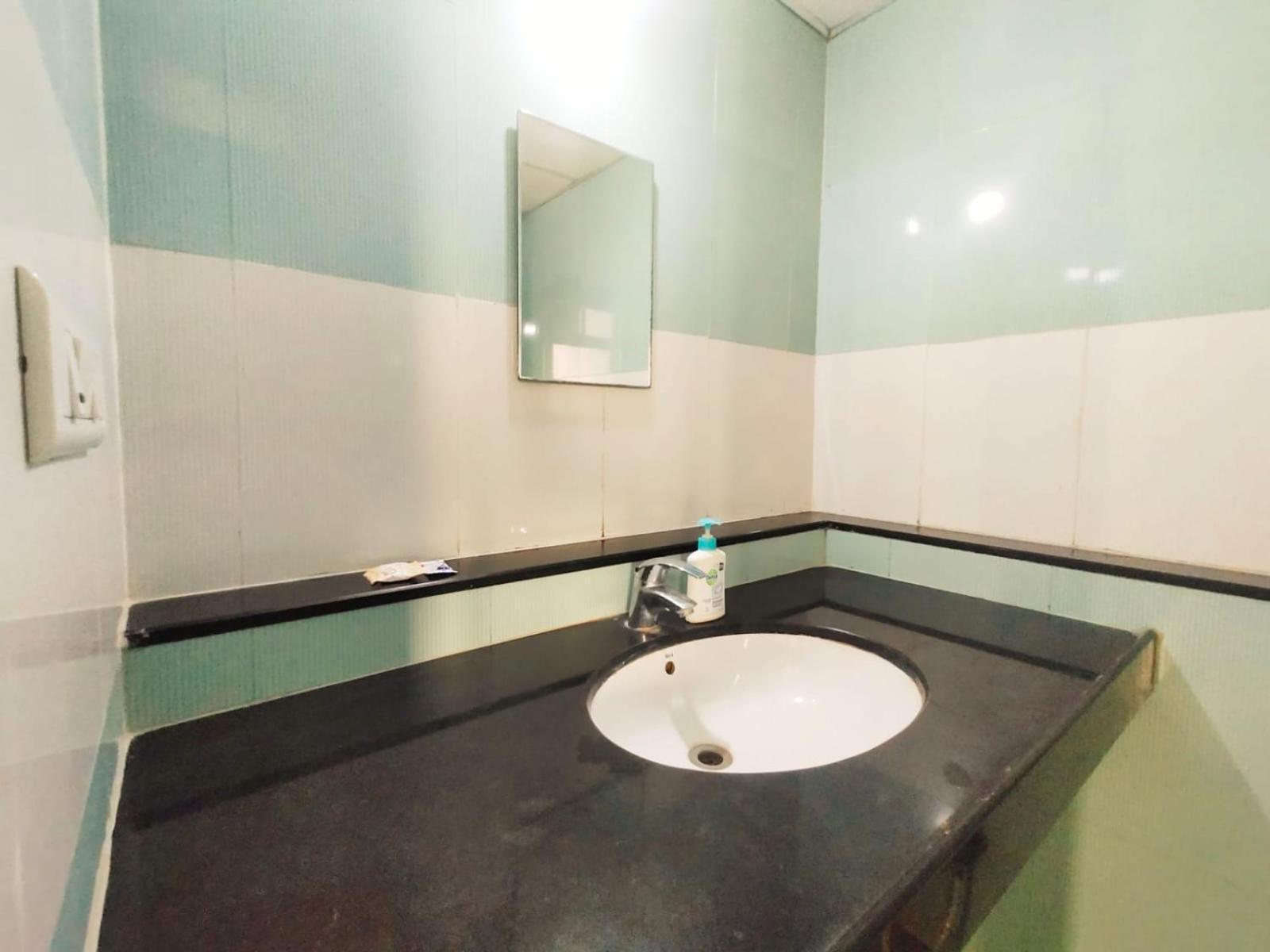 Private Rooms In Blue Ridge 辛加瓦迪 外观 照片